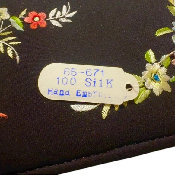 NWT 100% Chinese Silk HAND Embroidered purse CLUTCH Lock Zipper Hasp10” x 6”
